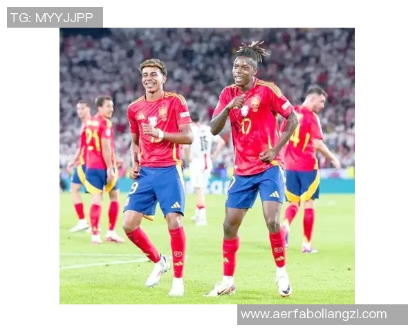 足球明星C与豪车的完美结合展现奢华生活方式与运动精神的交融 足球明星C与豪车的完美结合展现奢华生活方式与运动精神的交融