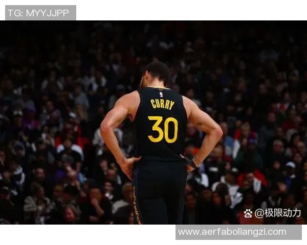 足球明星因假球事件获释重返赛场引发球迷热议与反思