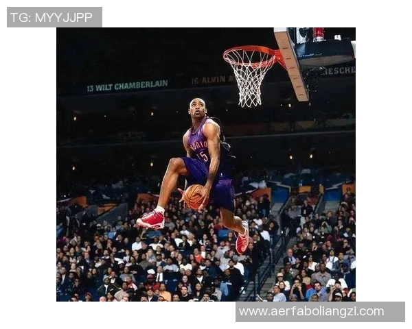 篮球明星的精彩瞬间与他们在赛场上打出的篮球传奇